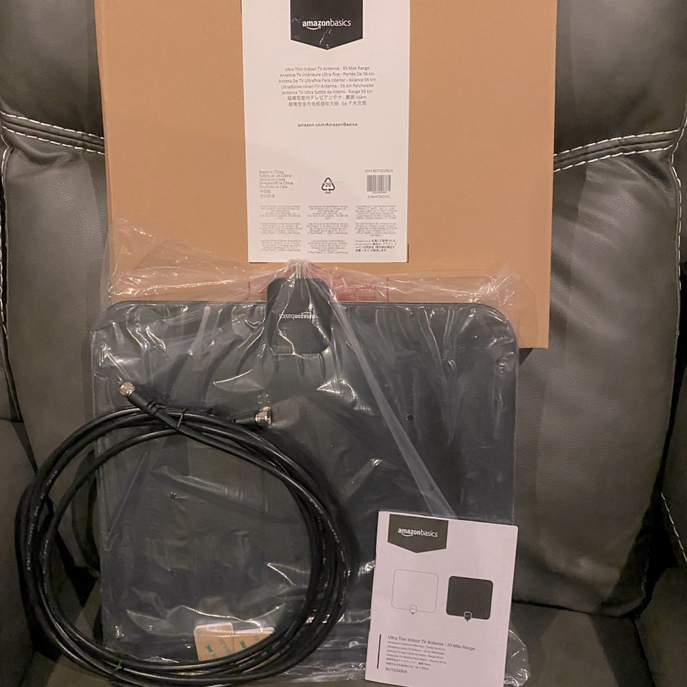 Amazon Basics Ultra Thin Digital Indoor Flat TV Antenna 35 Mile Range